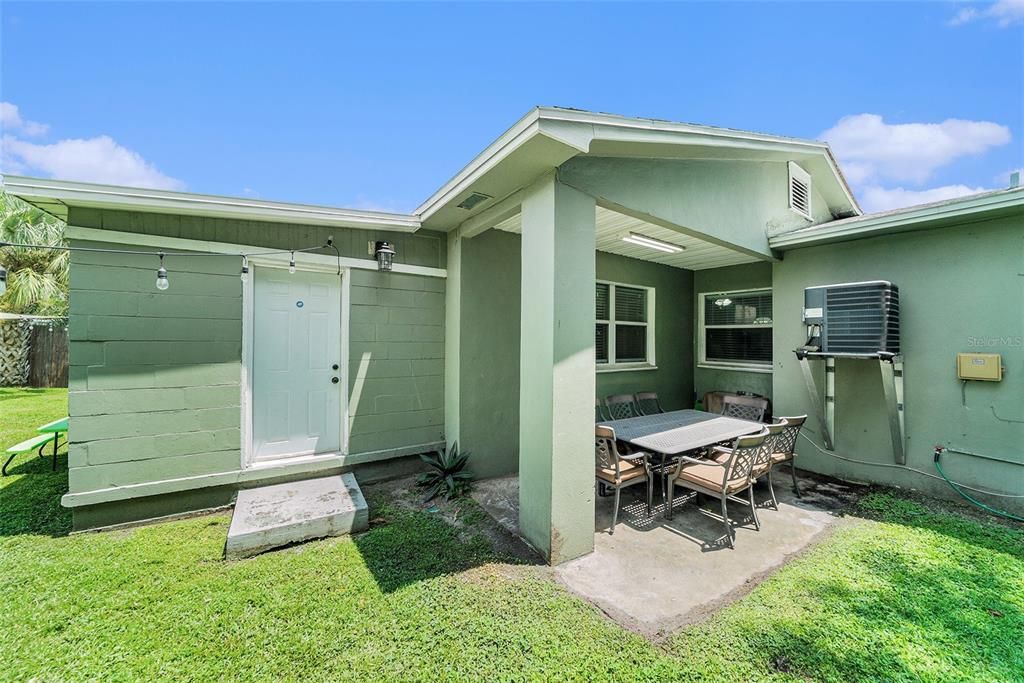 合同活跃: $320,000 (3 贝兹, 1 浴室, 1342 平方英尺)