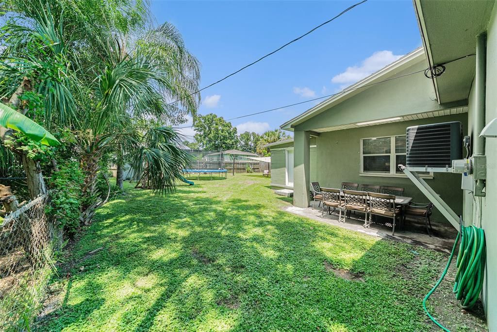 合同活跃: $320,000 (3 贝兹, 1 浴室, 1342 平方英尺)