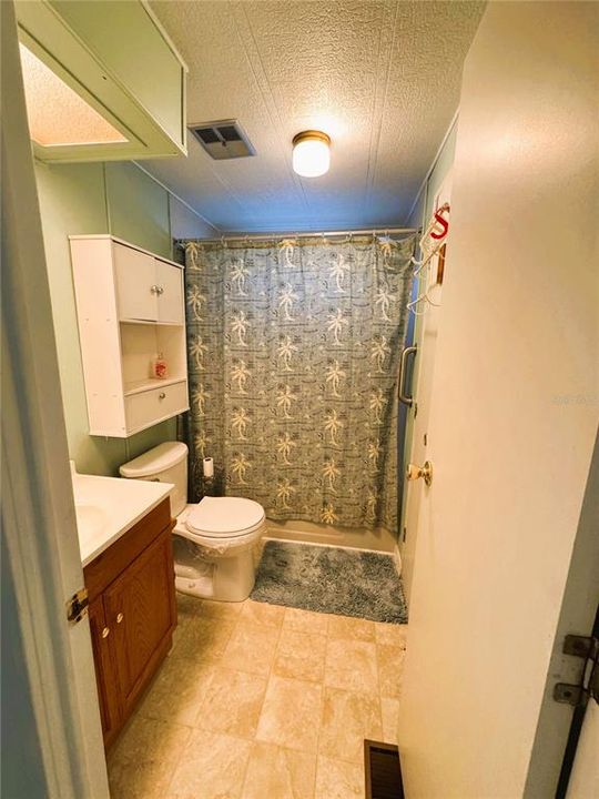 For Sale: $139,000 (2 beds, 2 baths, 1100 Square Feet)