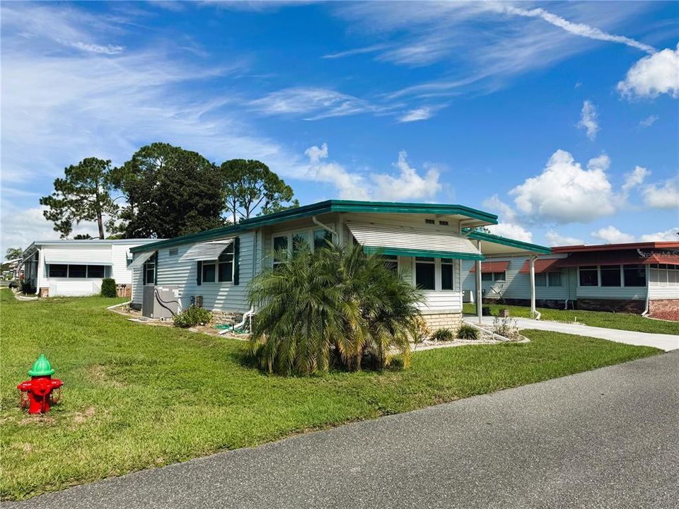 For Sale: $139,000 (2 beds, 2 baths, 1100 Square Feet)