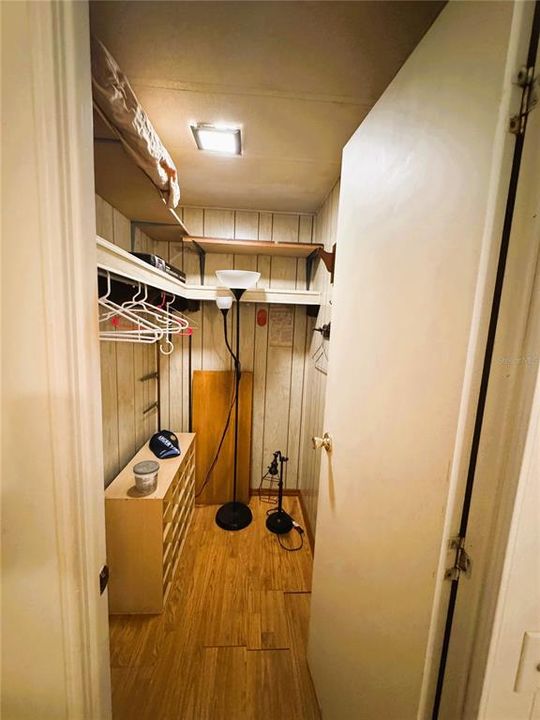 For Sale: $139,000 (2 beds, 2 baths, 1100 Square Feet)