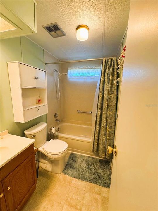 For Sale: $139,000 (2 beds, 2 baths, 1100 Square Feet)