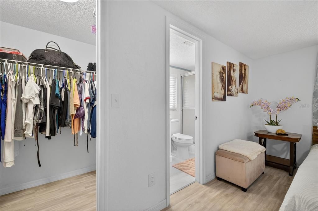 Под контрактом: $270,000 (3 спален, 2 ванн, 1222 Квадратных фут)