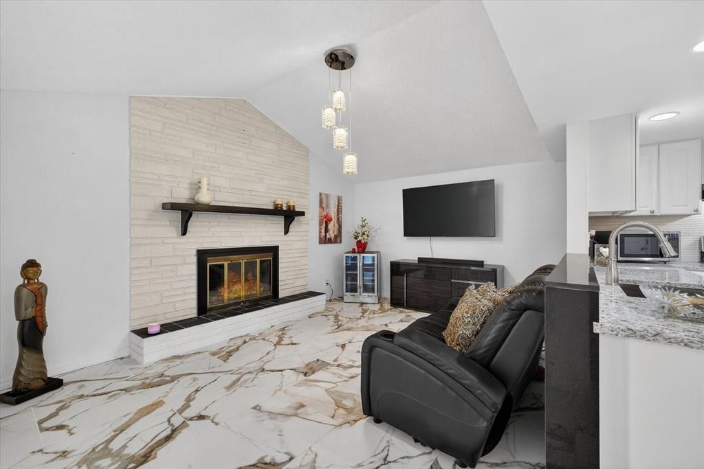 Под контрактом: $270,000 (3 спален, 2 ванн, 1222 Квадратных фут)