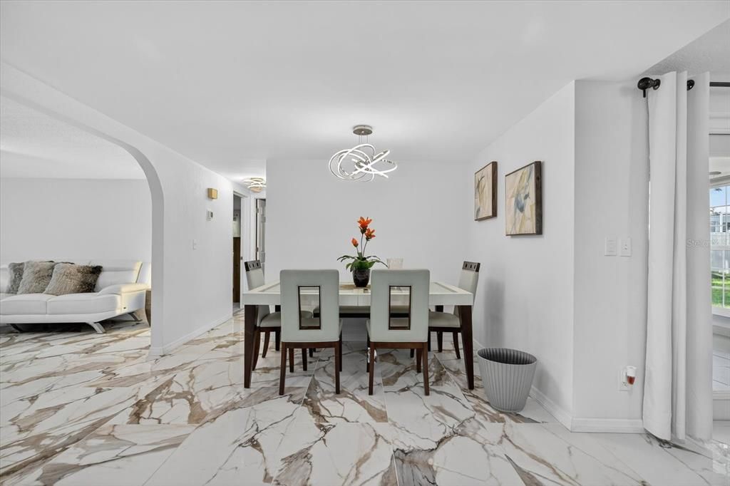 Под контрактом: $270,000 (3 спален, 2 ванн, 1222 Квадратных фут)