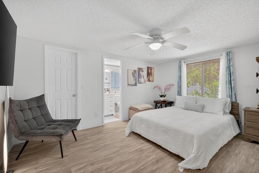 Под контрактом: $270,000 (3 спален, 2 ванн, 1222 Квадратных фут)