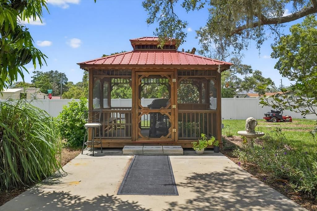 Под контрактом: $270,000 (3 спален, 2 ванн, 1222 Квадратных фут)