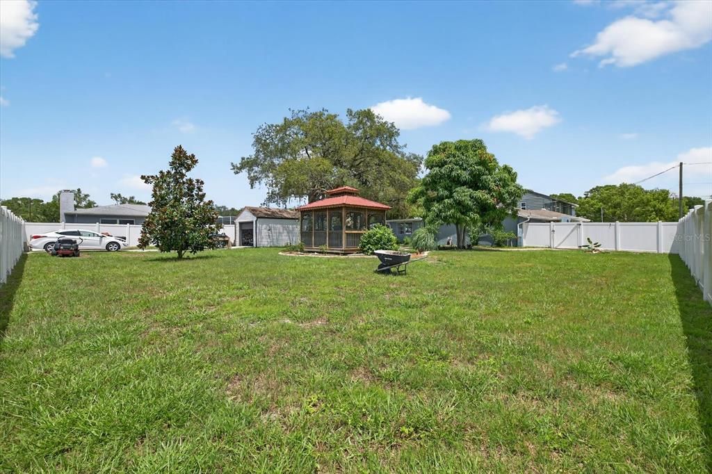 Под контрактом: $270,000 (3 спален, 2 ванн, 1222 Квадратных фут)