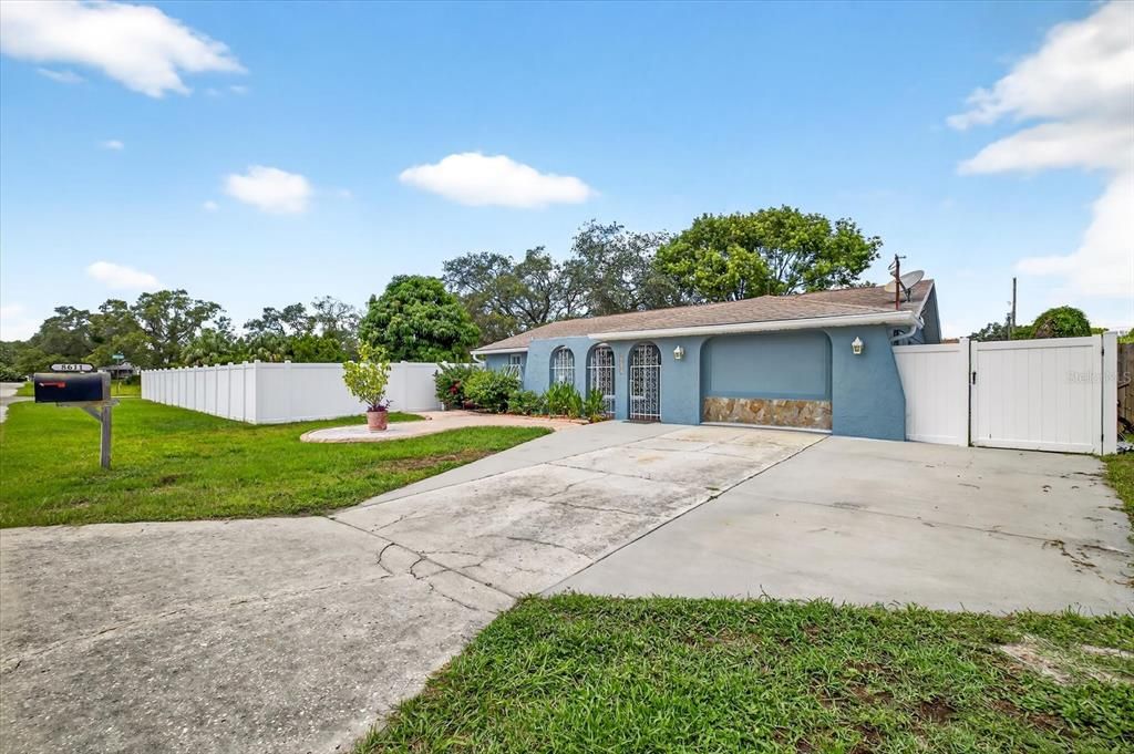 Под контрактом: $270,000 (3 спален, 2 ванн, 1222 Квадратных фут)