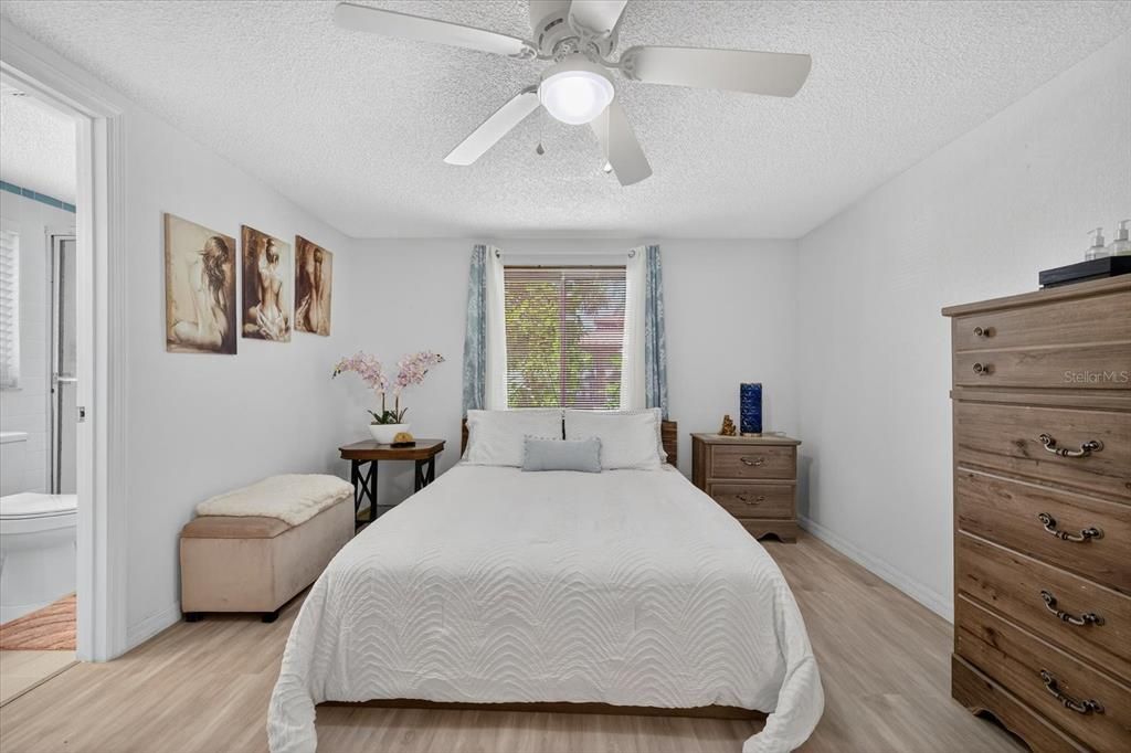 Под контрактом: $270,000 (3 спален, 2 ванн, 1222 Квадратных фут)