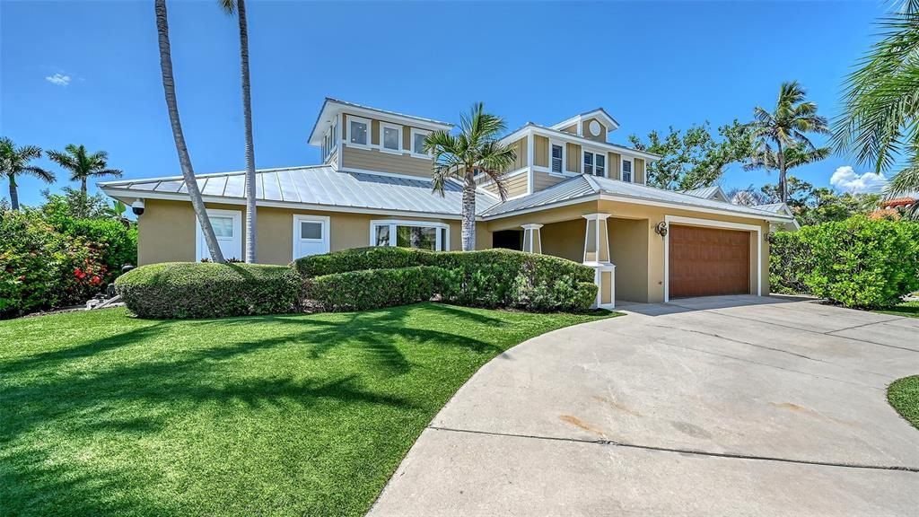 For Sale: $2,475,000 (4 beds, 4 baths, 2902 Square Feet)