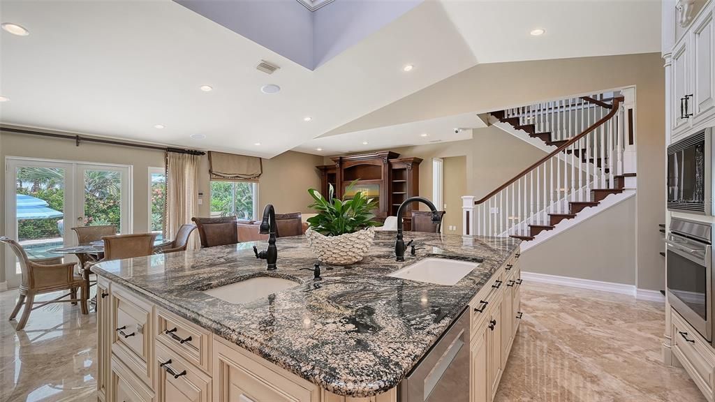 For Sale: $2,475,000 (4 beds, 4 baths, 2902 Square Feet)