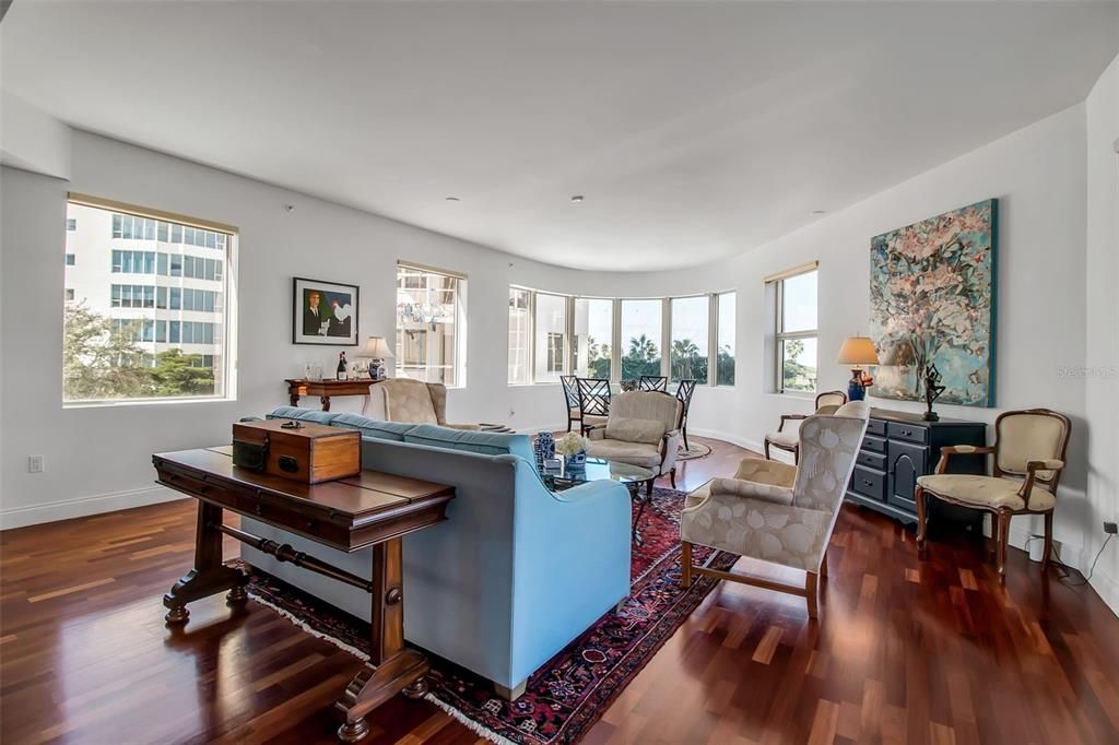 For Sale: $1,795,000 (4 beds, 3 baths, 3000 Square Feet)