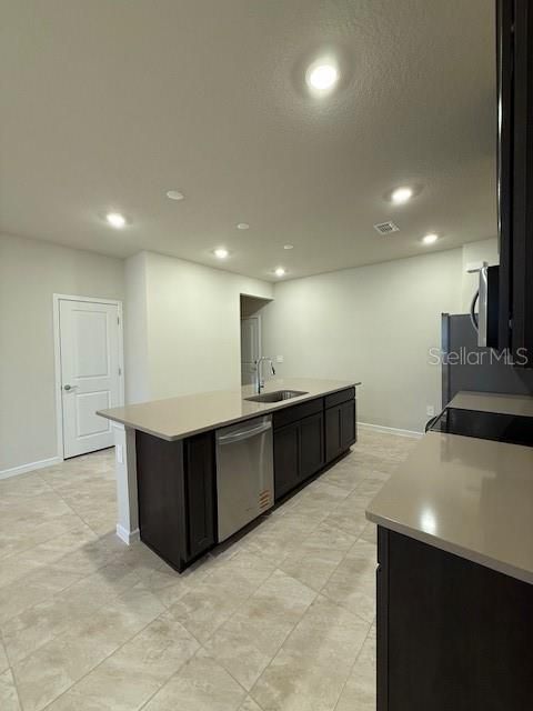 Active With Contract: $2,000 (3 beds, 2 baths, 1683 Square Feet)