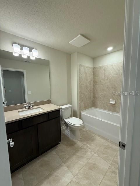 Active With Contract: $2,000 (3 beds, 2 baths, 1683 Square Feet)