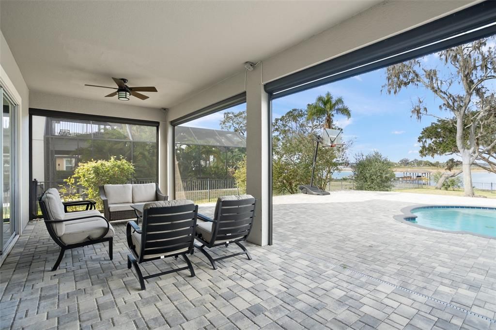 En Venta: $2,099,999 (5 camas, 4 baños, 4498 Pies cuadrados)