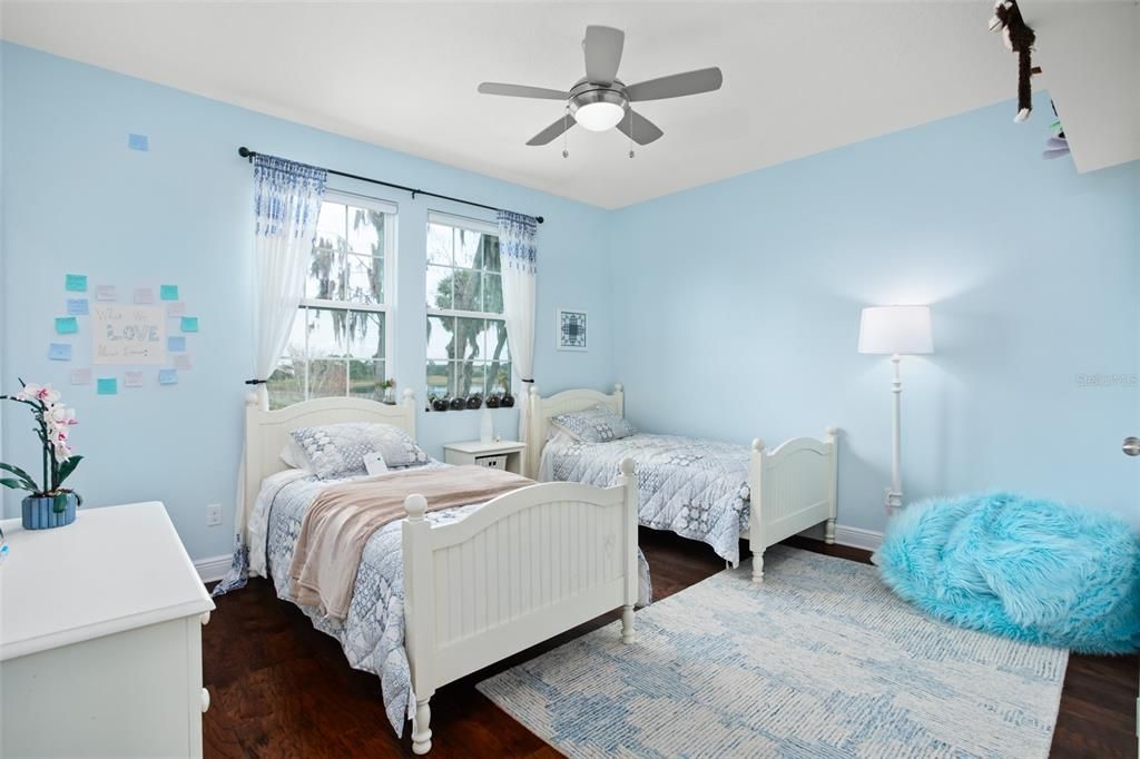 En Venta: $2,099,999 (5 camas, 4 baños, 4498 Pies cuadrados)