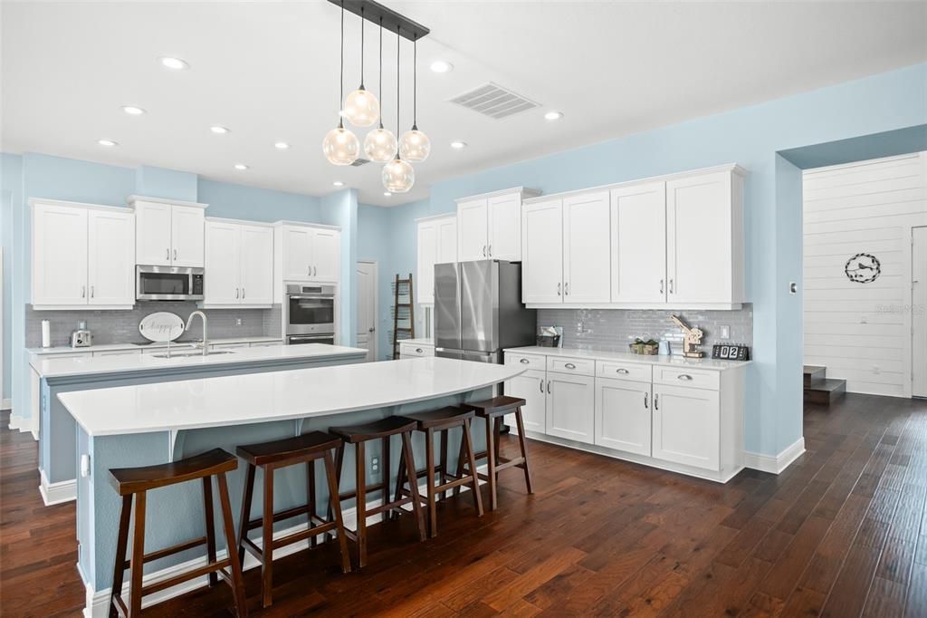 En Venta: $2,099,999 (5 camas, 4 baños, 4498 Pies cuadrados)