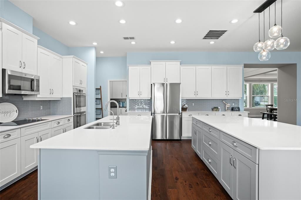 En Venta: $2,099,999 (5 camas, 4 baños, 4498 Pies cuadrados)