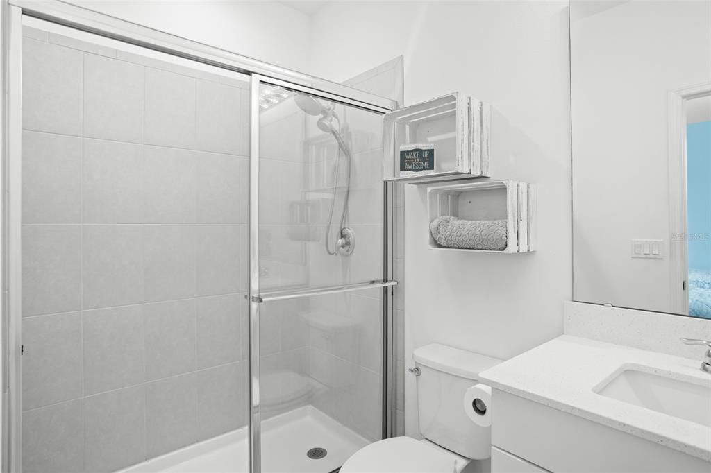 En Venta: $2,099,999 (5 camas, 4 baños, 4498 Pies cuadrados)