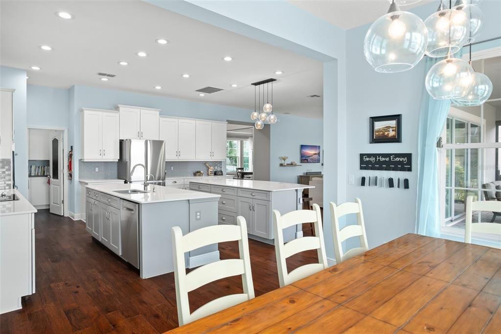 En Venta: $2,099,999 (5 camas, 4 baños, 4498 Pies cuadrados)