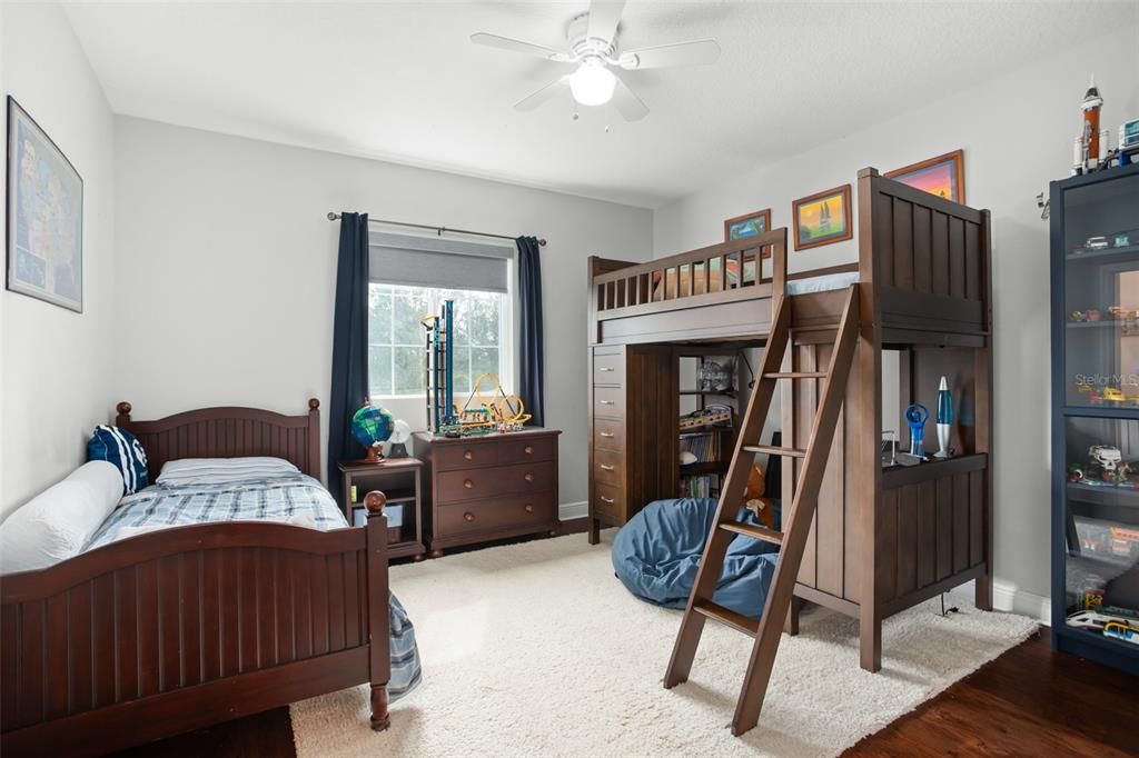 En Venta: $2,099,999 (5 camas, 4 baños, 4498 Pies cuadrados)