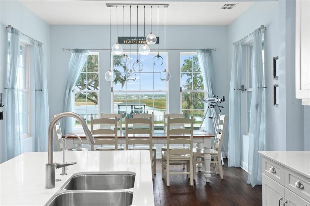 En Venta: $2,099,999 (5 camas, 4 baños, 4498 Pies cuadrados)