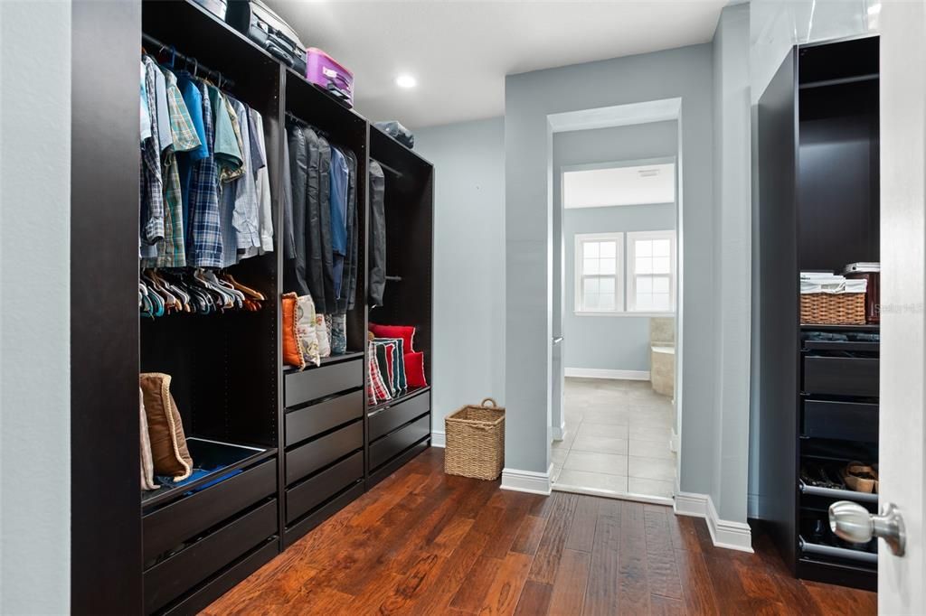 En Venta: $2,099,999 (5 camas, 4 baños, 4498 Pies cuadrados)