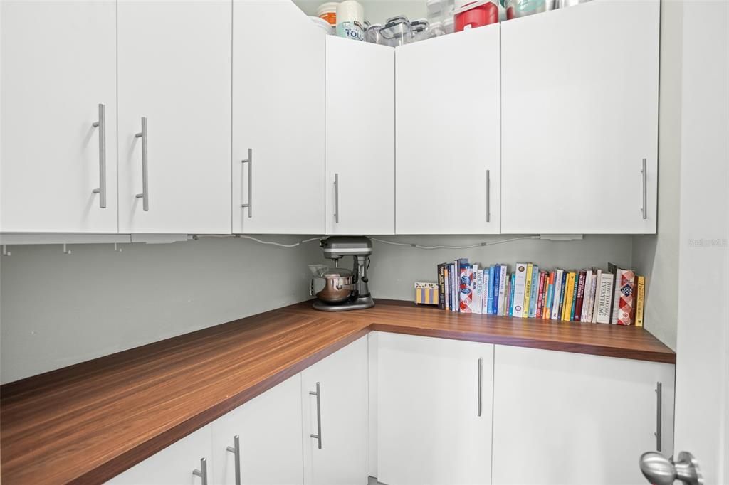 En Venta: $2,099,999 (5 camas, 4 baños, 4498 Pies cuadrados)