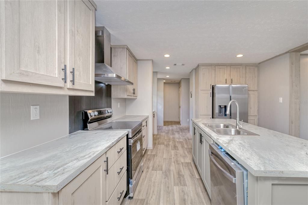 For Sale: $351,000 (5 beds, 3 baths, 2001 Square Feet)