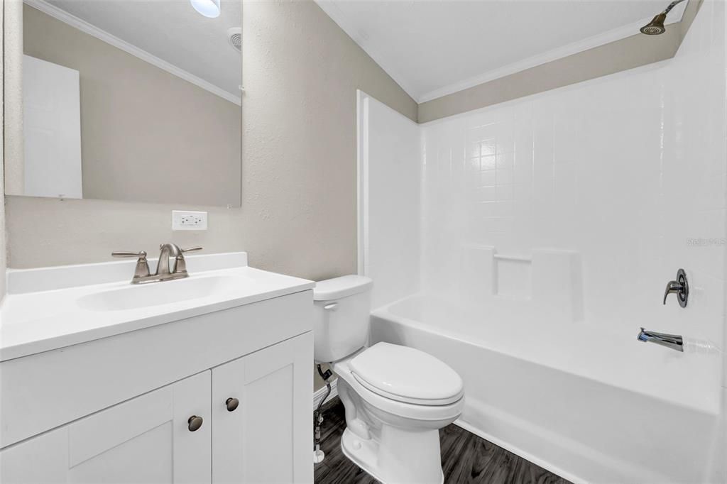 Activo con contrato: $259,900 (3 camas, 2 baños, 1404 Pies cuadrados)