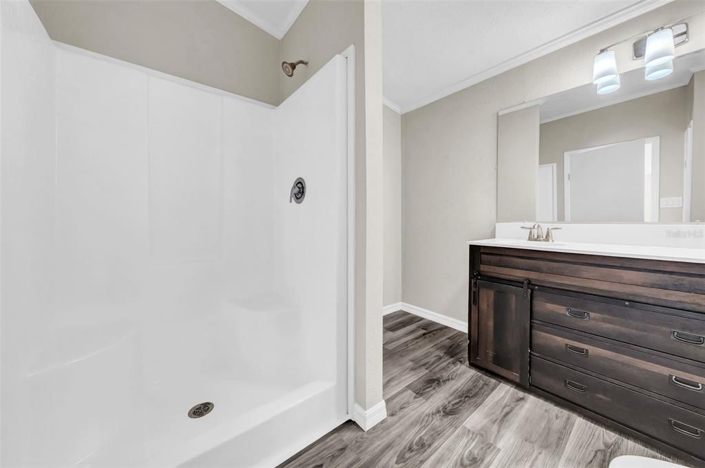 Activo con contrato: $259,900 (3 camas, 2 baños, 1404 Pies cuadrados)