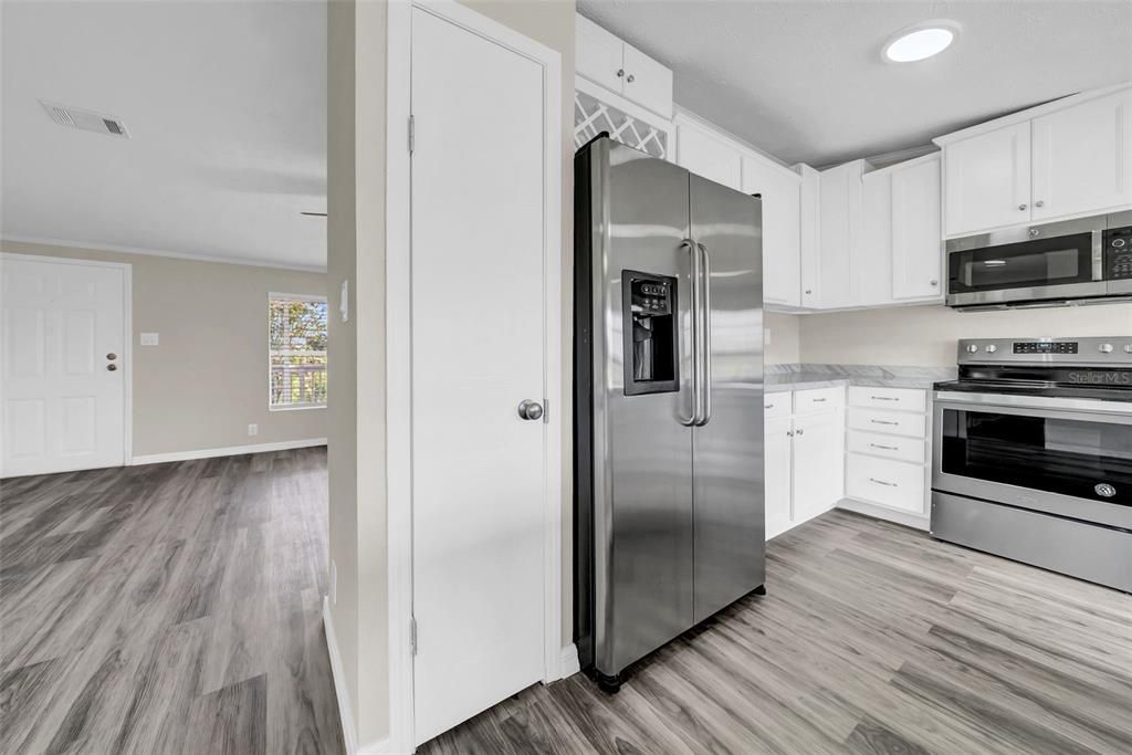 Activo con contrato: $259,900 (3 camas, 2 baños, 1404 Pies cuadrados)