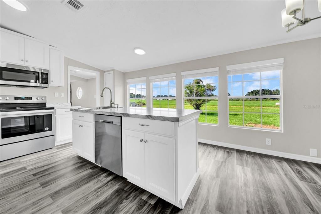 Activo con contrato: $259,900 (3 camas, 2 baños, 1404 Pies cuadrados)