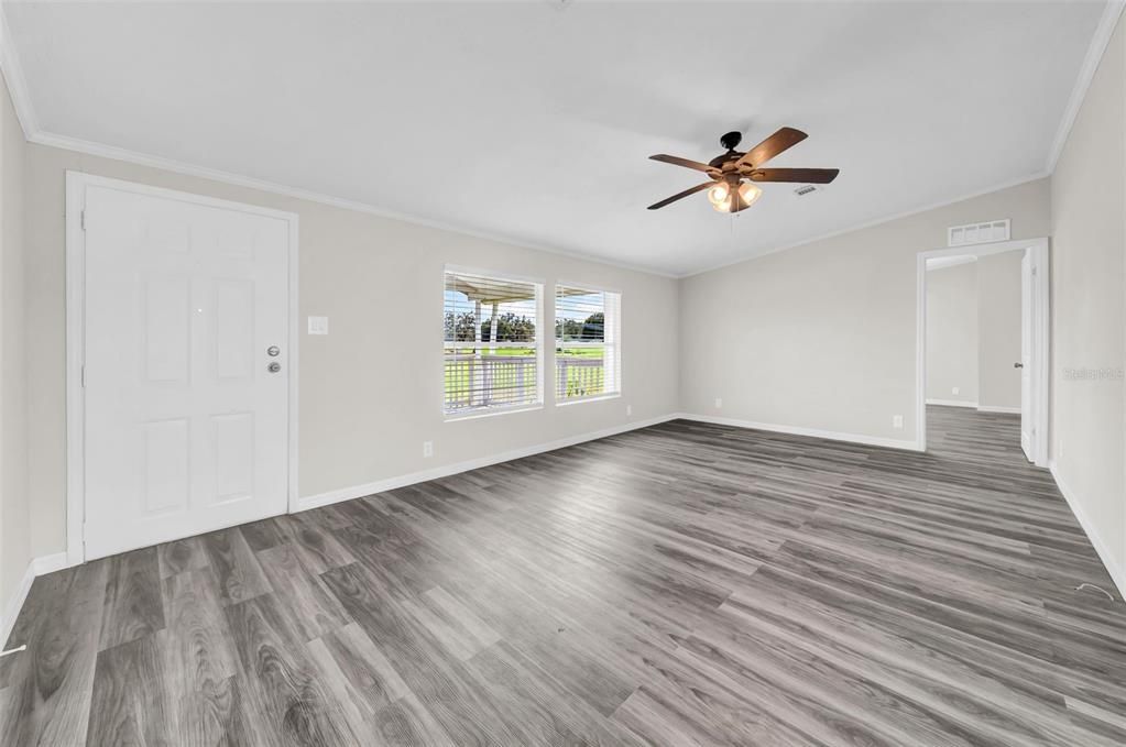 Activo con contrato: $259,900 (3 camas, 2 baños, 1404 Pies cuadrados)