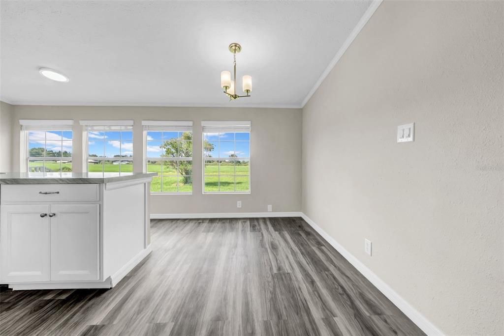 Activo con contrato: $259,900 (3 camas, 2 baños, 1404 Pies cuadrados)