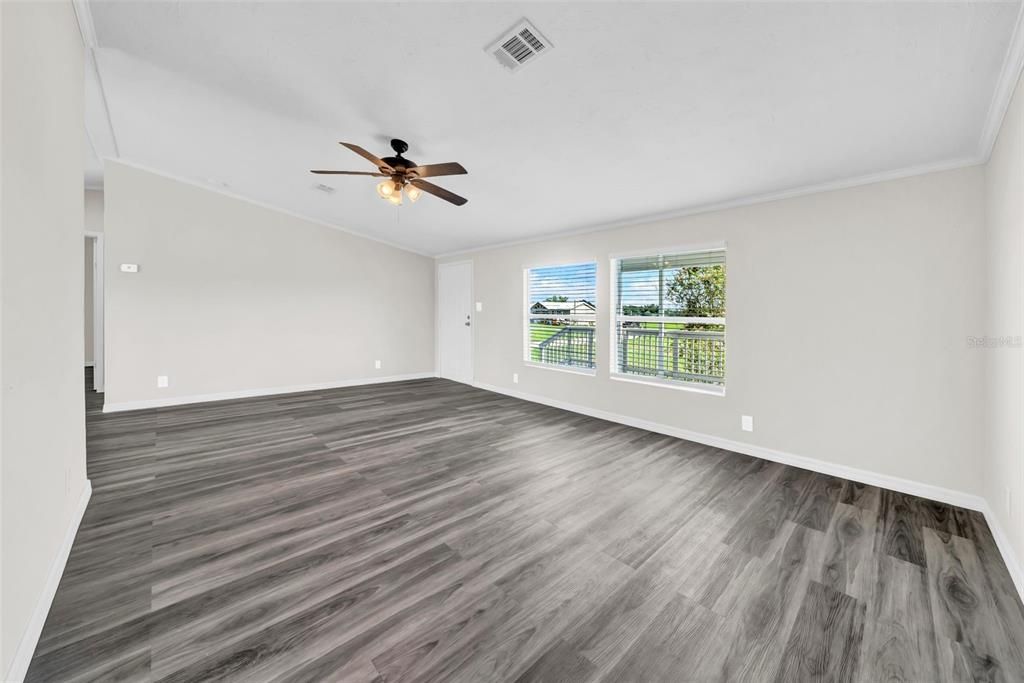 Activo con contrato: $259,900 (3 camas, 2 baños, 1404 Pies cuadrados)