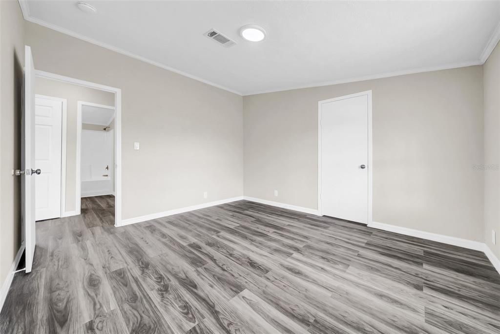 Activo con contrato: $259,900 (3 camas, 2 baños, 1404 Pies cuadrados)