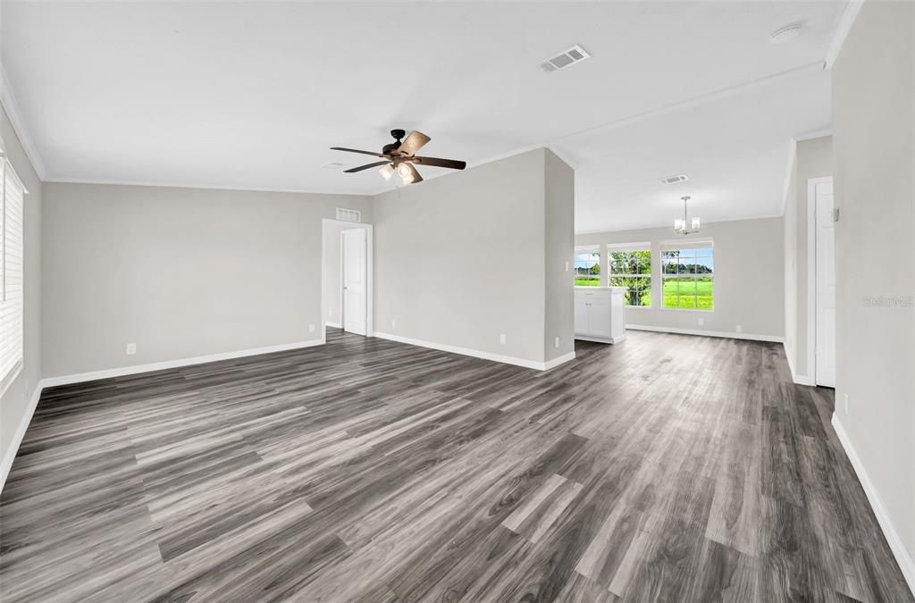 Activo con contrato: $259,900 (3 camas, 2 baños, 1404 Pies cuadrados)