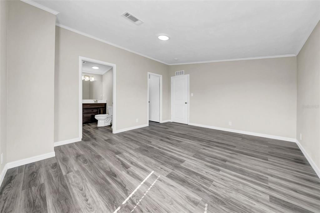 Activo con contrato: $259,900 (3 camas, 2 baños, 1404 Pies cuadrados)