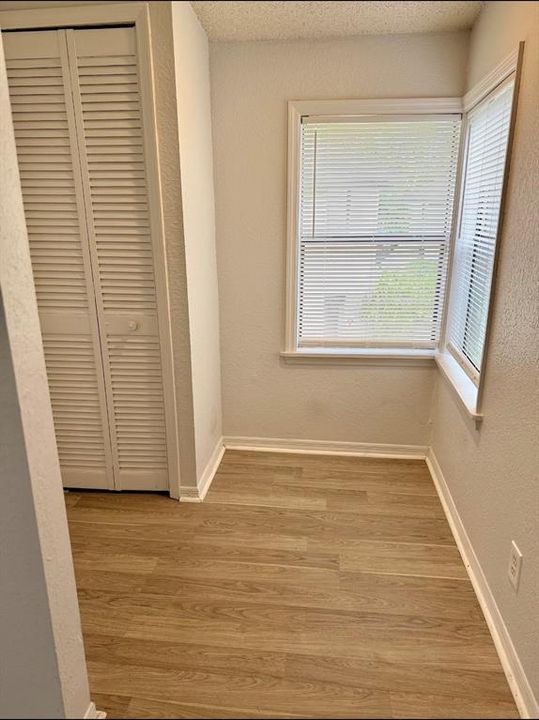 For Sale: $158,500 (1 beds, 1 baths, 749 Square Feet)