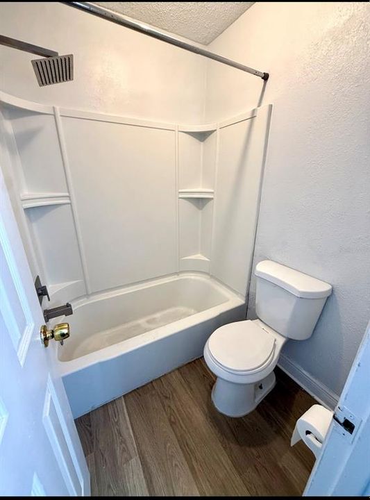 For Sale: $158,500 (1 beds, 1 baths, 749 Square Feet)