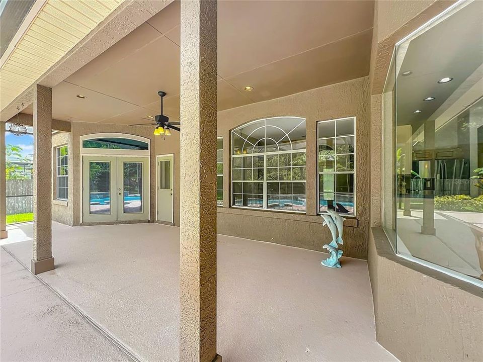 Activo con contrato: $595,000 (4 camas, 3 baños, 2271 Pies cuadrados)