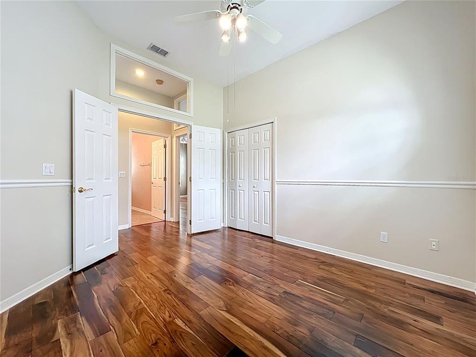 Activo con contrato: $595,000 (4 camas, 3 baños, 2271 Pies cuadrados)