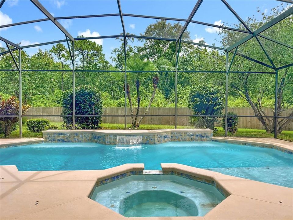 Activo con contrato: $595,000 (4 camas, 3 baños, 2271 Pies cuadrados)