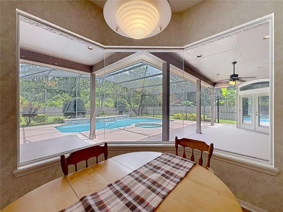 Activo con contrato: $595,000 (4 camas, 3 baños, 2271 Pies cuadrados)