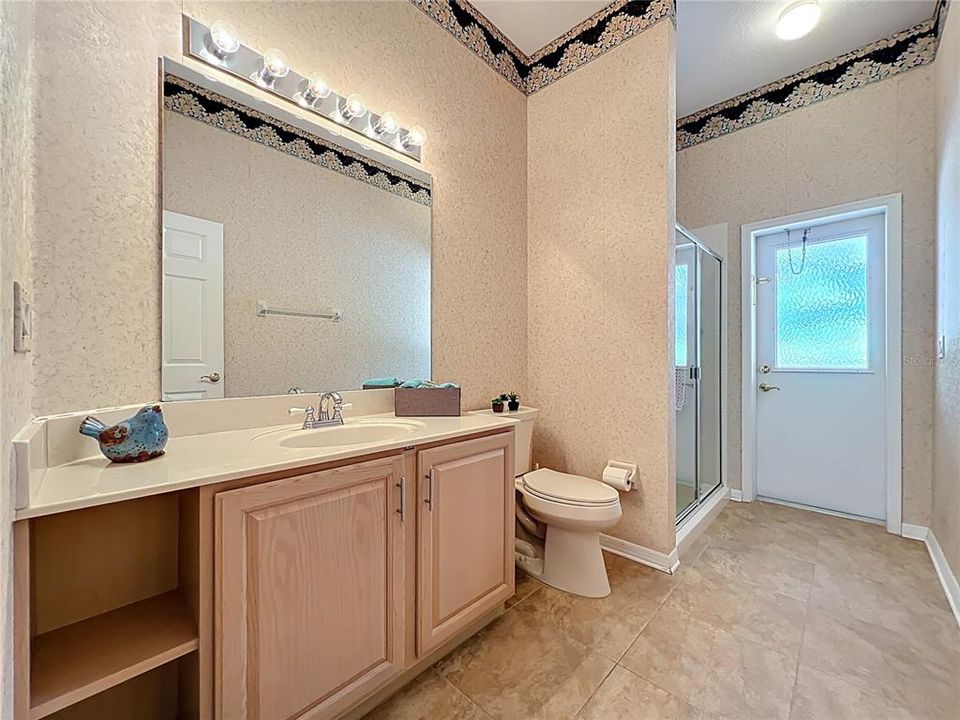 Activo con contrato: $595,000 (4 camas, 3 baños, 2271 Pies cuadrados)