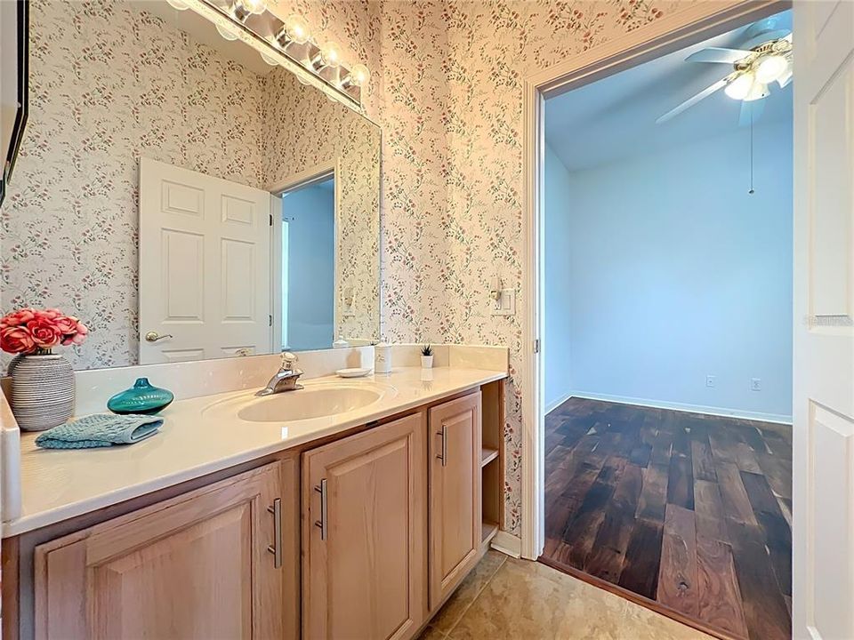 Activo con contrato: $595,000 (4 camas, 3 baños, 2271 Pies cuadrados)