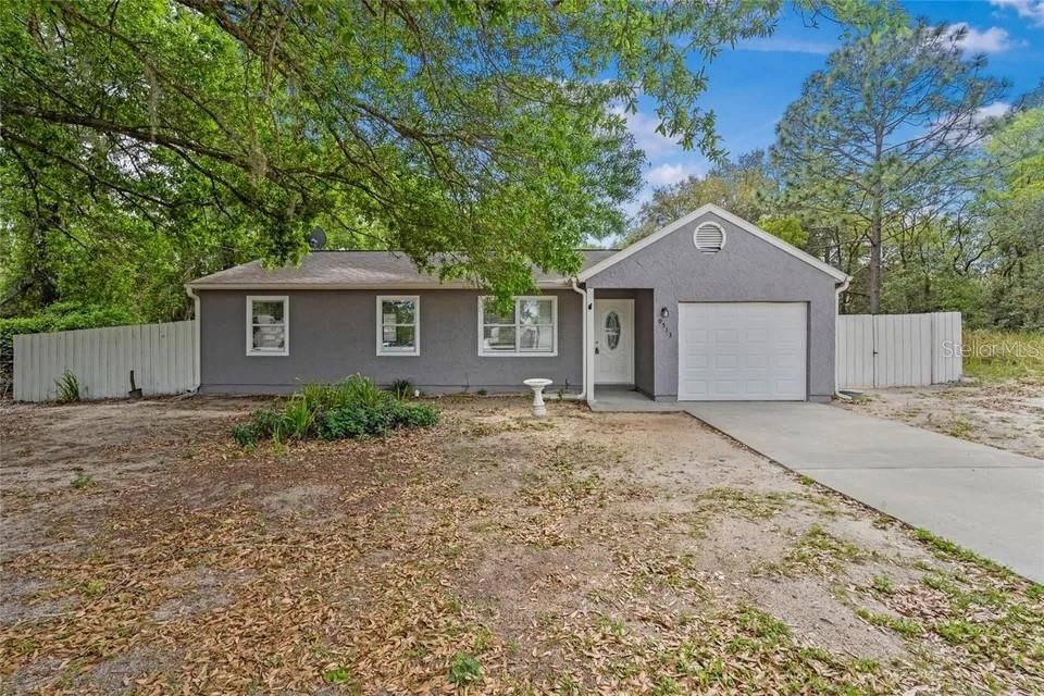 Recently Rented: $1,600 (3 beds, 2 baths, 1128 Square Feet)