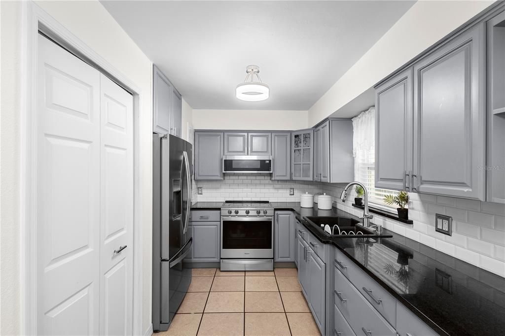 На продажу: $315,000 (3 спален, 2 ванн, 1056 Квадратных фут)